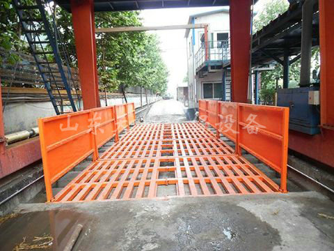 點擊查看詳細信息<br>標題：濟寧唐口煤礦4X12米煤礦專用洗車機 閱讀次數：2404